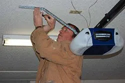 Exclusive Garage Door Repair Service McCordsville, IN 317-663-0341