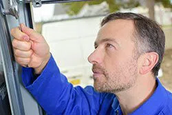 Exclusive Garage Door Repair Service McCordsville, IN 317-663-0341 - maintenance-side